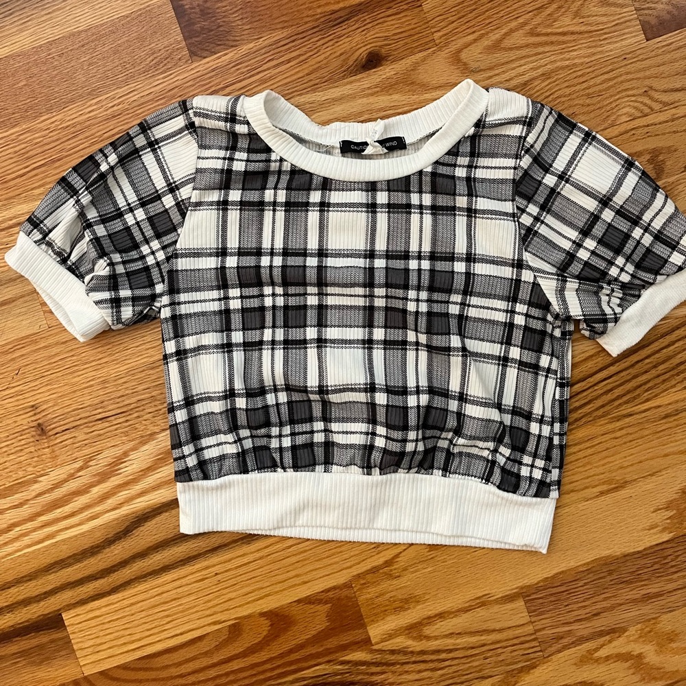 Cropped sweater. Women’s size s